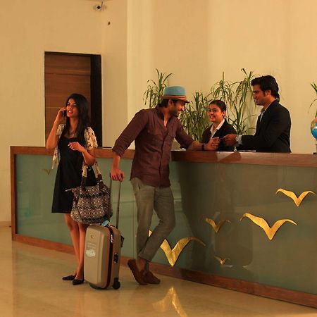 Palm Green Club Resort Jetalpur Екстериор снимка