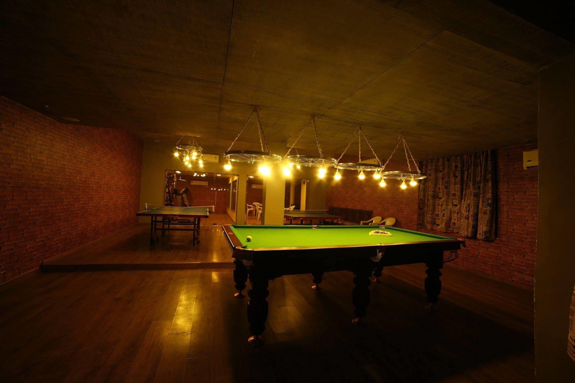 Palm Green Club Resort Jetalpur Екстериор снимка