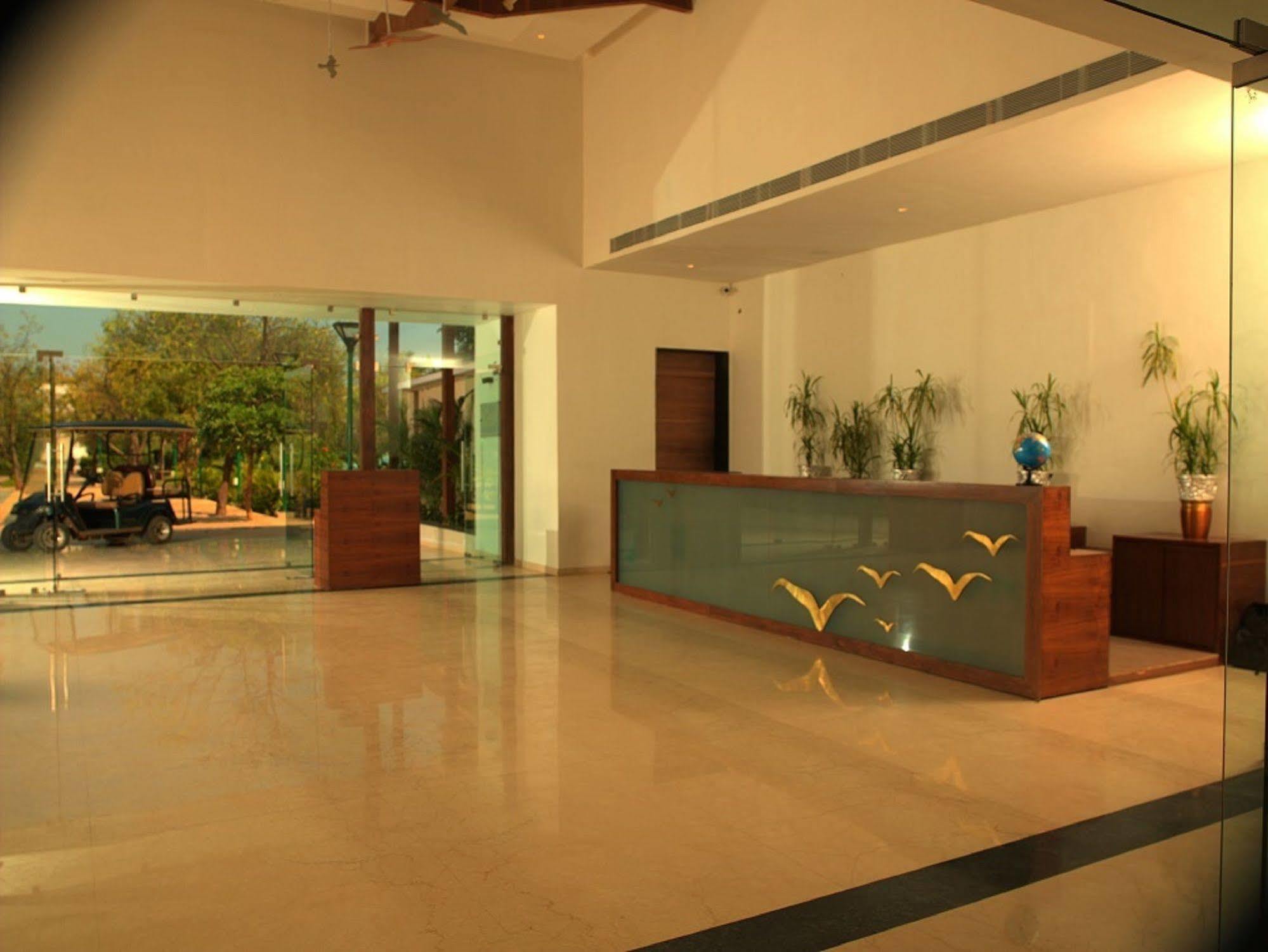 Palm Green Club Resort Jetalpur Екстериор снимка