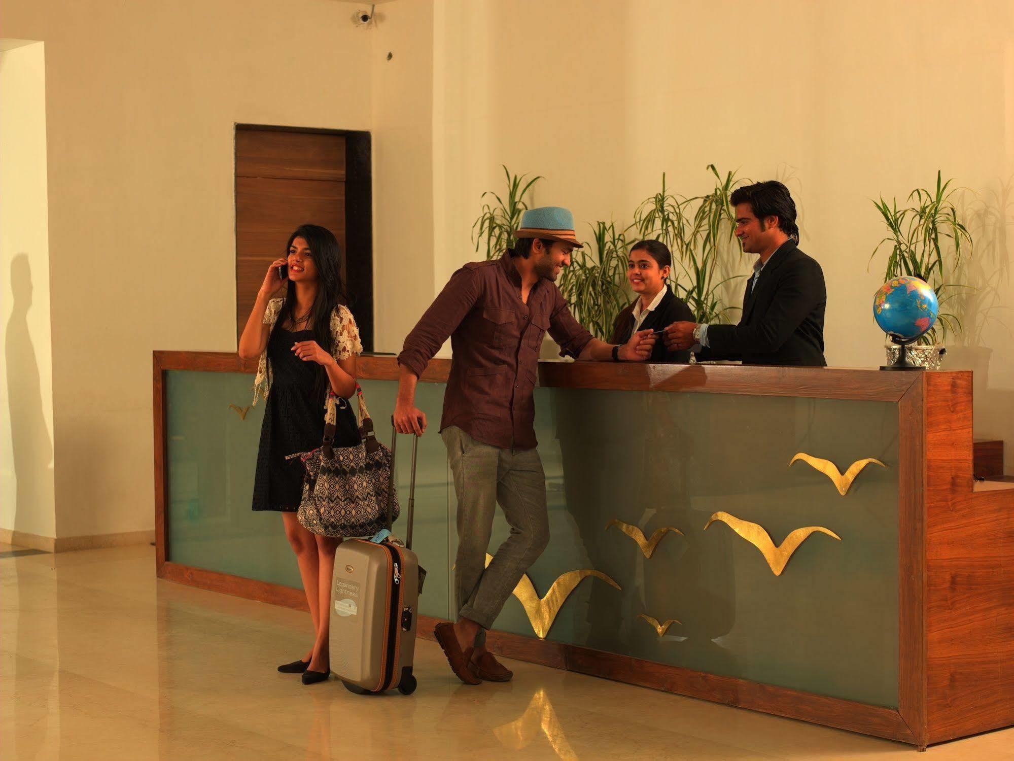 Palm Green Club Resort Jetalpur Екстериор снимка