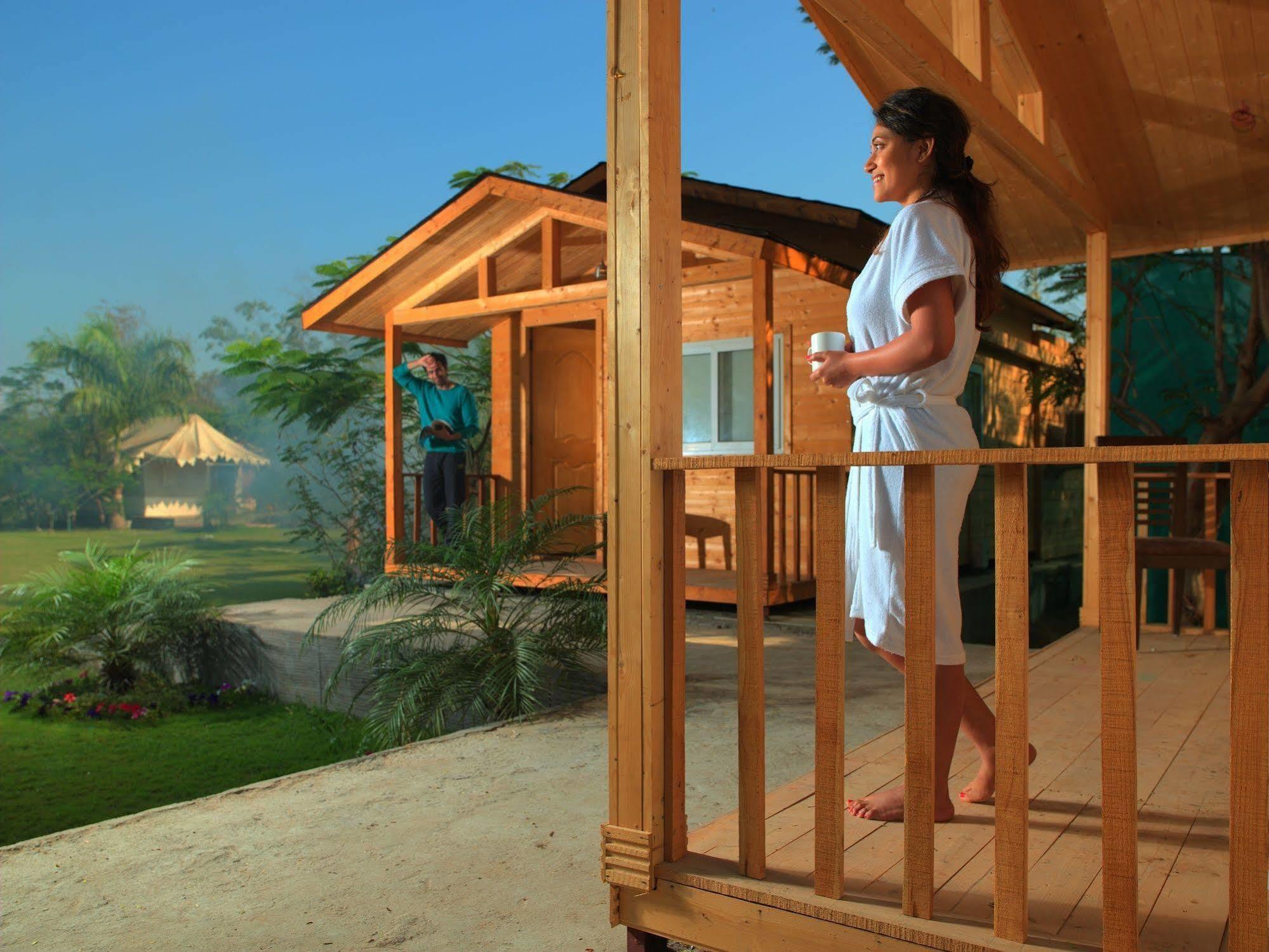 Palm Green Club Resort Jetalpur Екстериор снимка