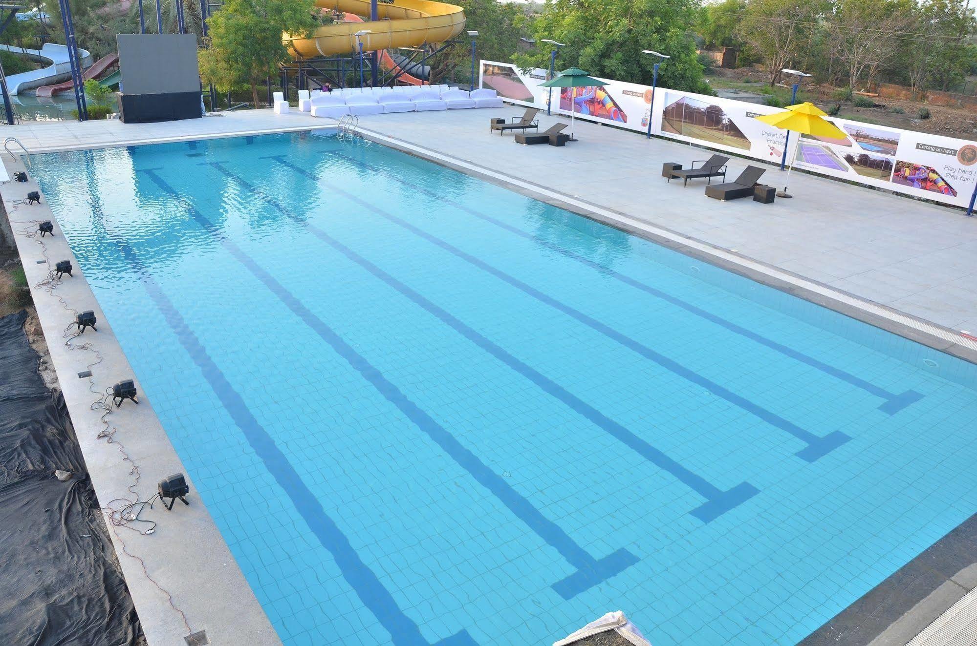 Palm Green Club Resort Jetalpur Екстериор снимка
